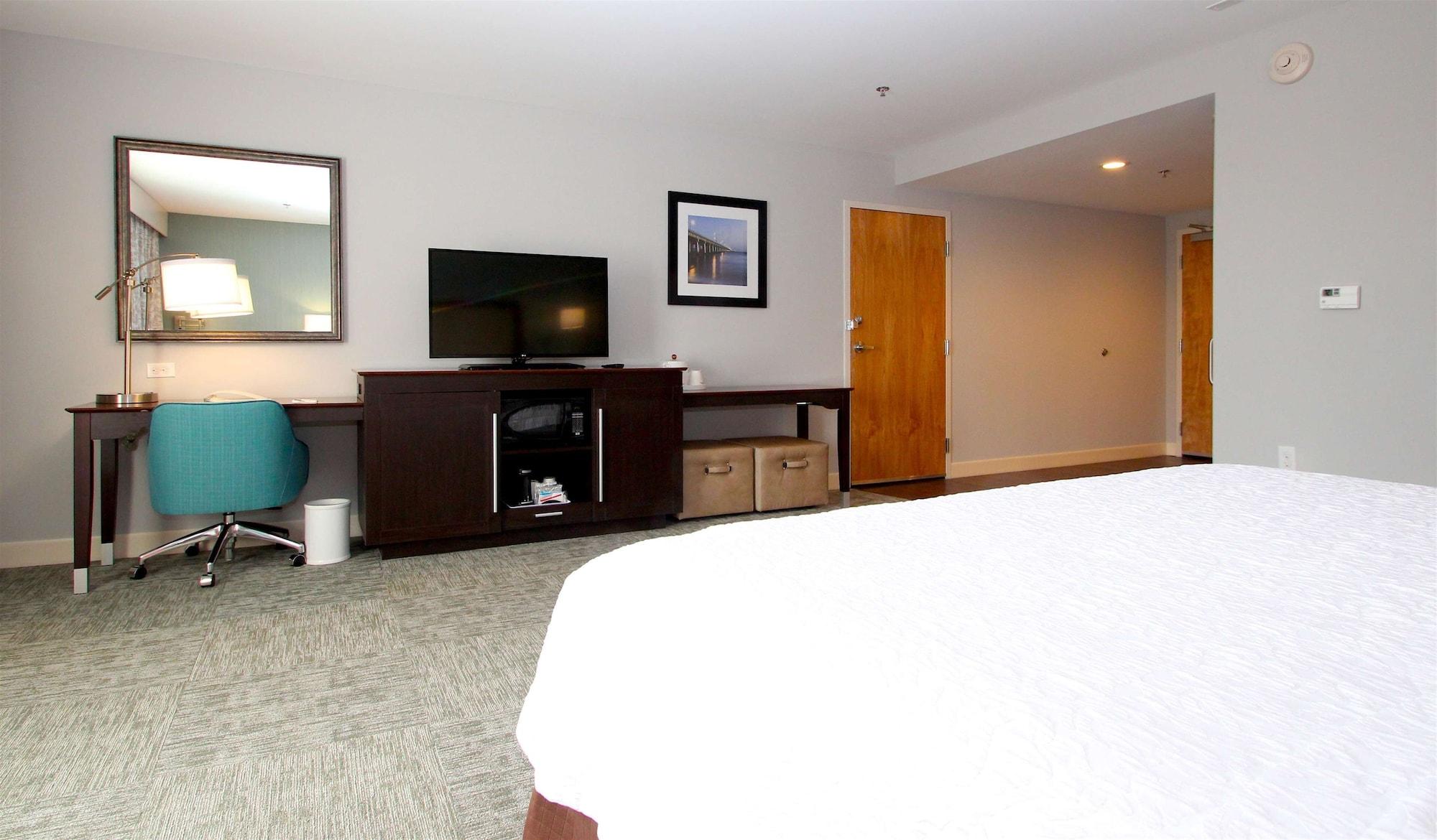 Hampton Inn- Suffolk Bagian luar foto