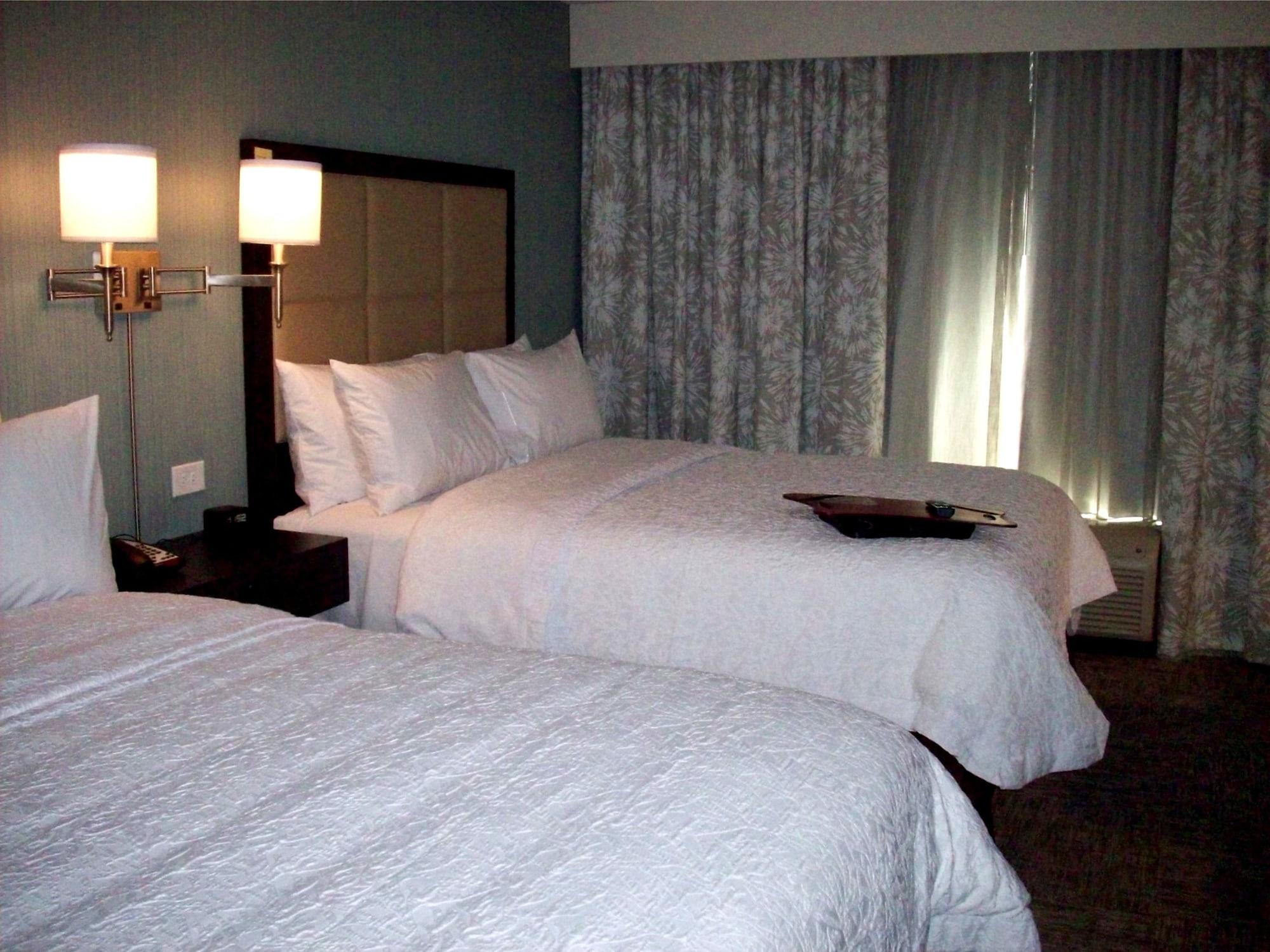 Hampton Inn- Suffolk Bagian luar foto