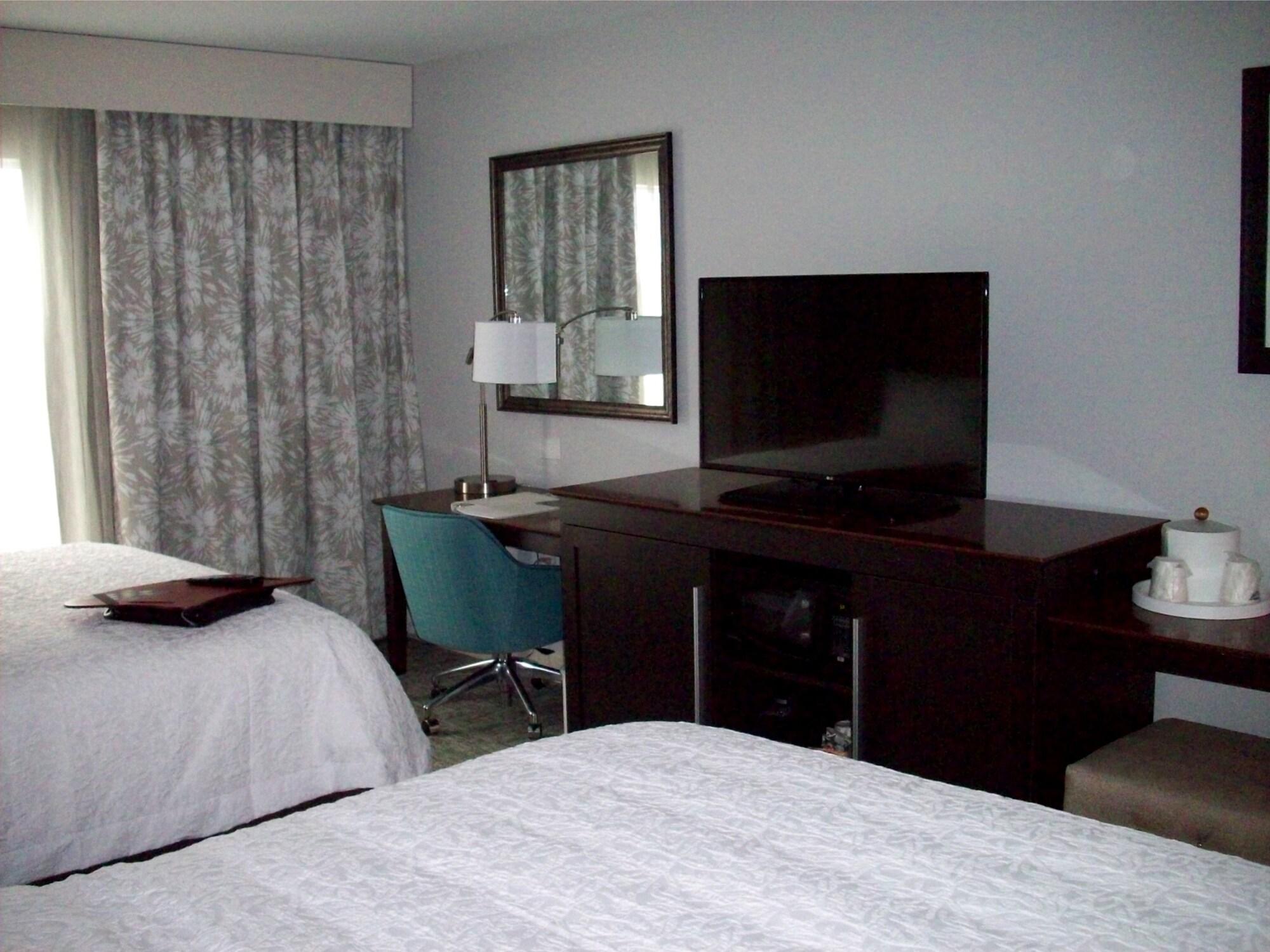 Hampton Inn- Suffolk Bagian luar foto