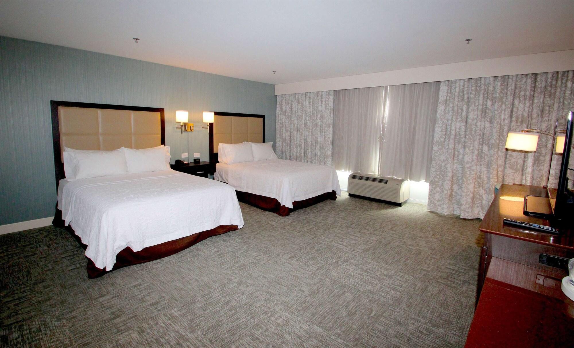 Hampton Inn- Suffolk Bagian luar foto