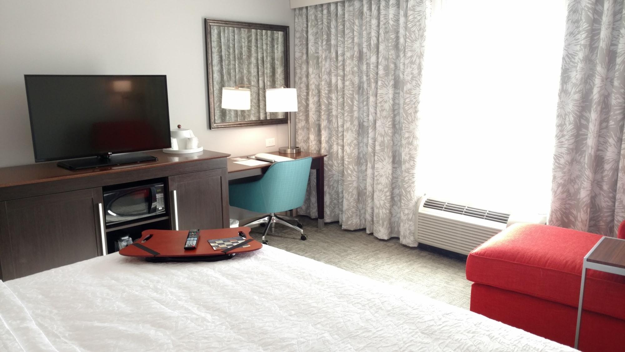Hampton Inn- Suffolk Bagian luar foto