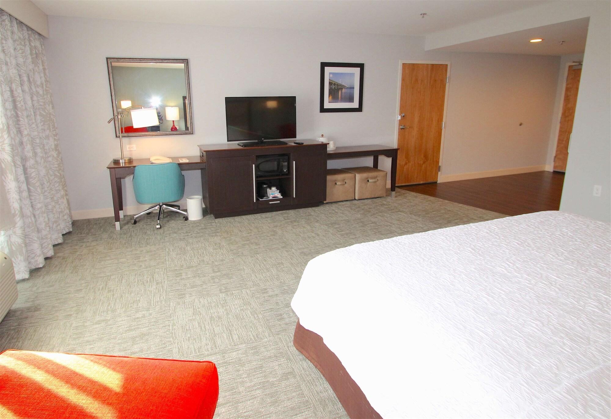 Hampton Inn- Suffolk Bagian luar foto