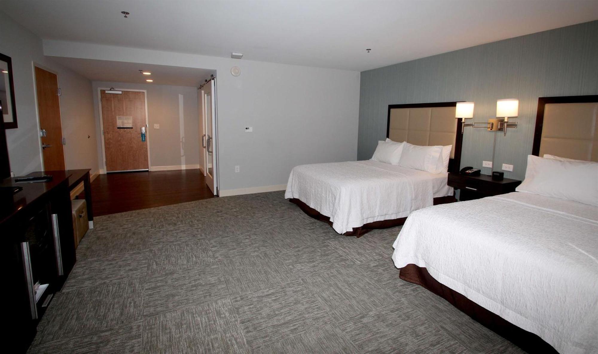 Hampton Inn- Suffolk Bagian luar foto