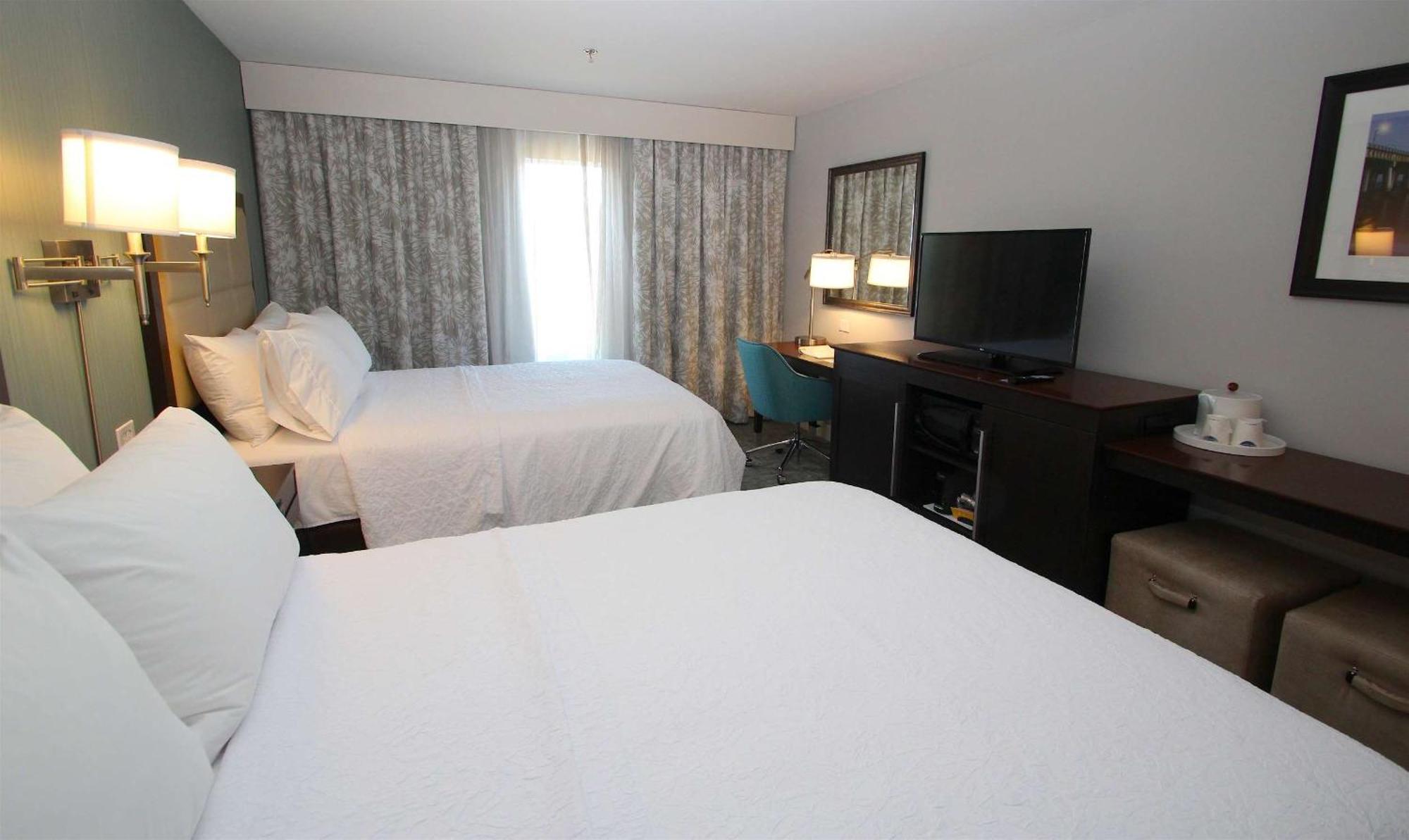 Hampton Inn- Suffolk Bagian luar foto
