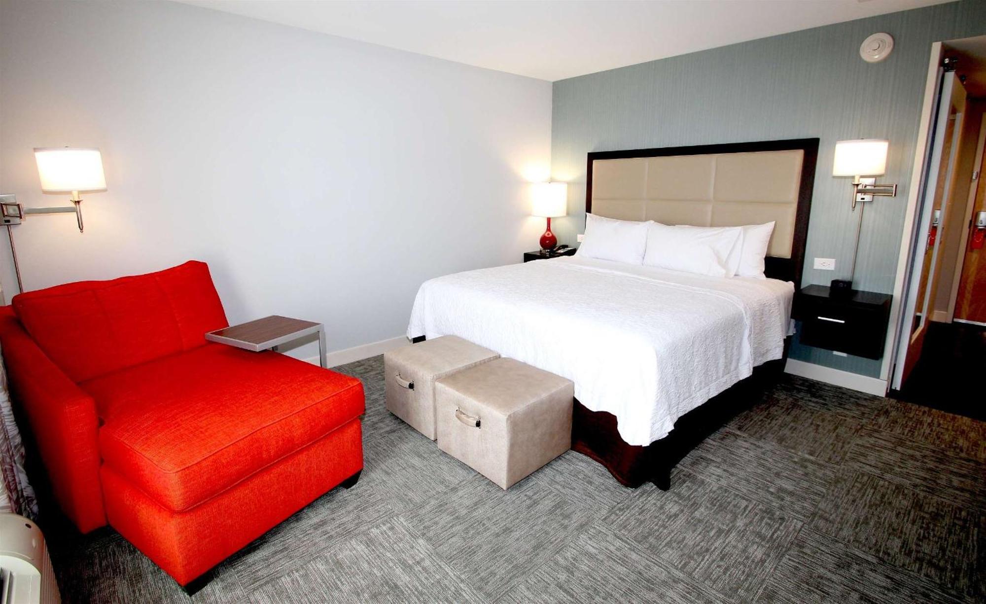 Hampton Inn- Suffolk Bagian luar foto