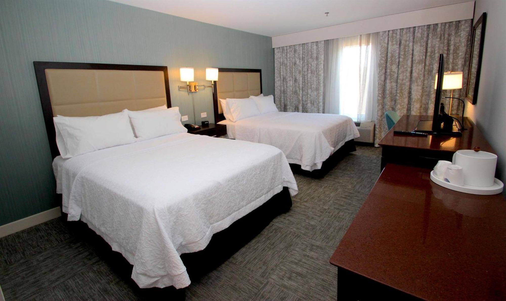 Hampton Inn- Suffolk Bagian luar foto