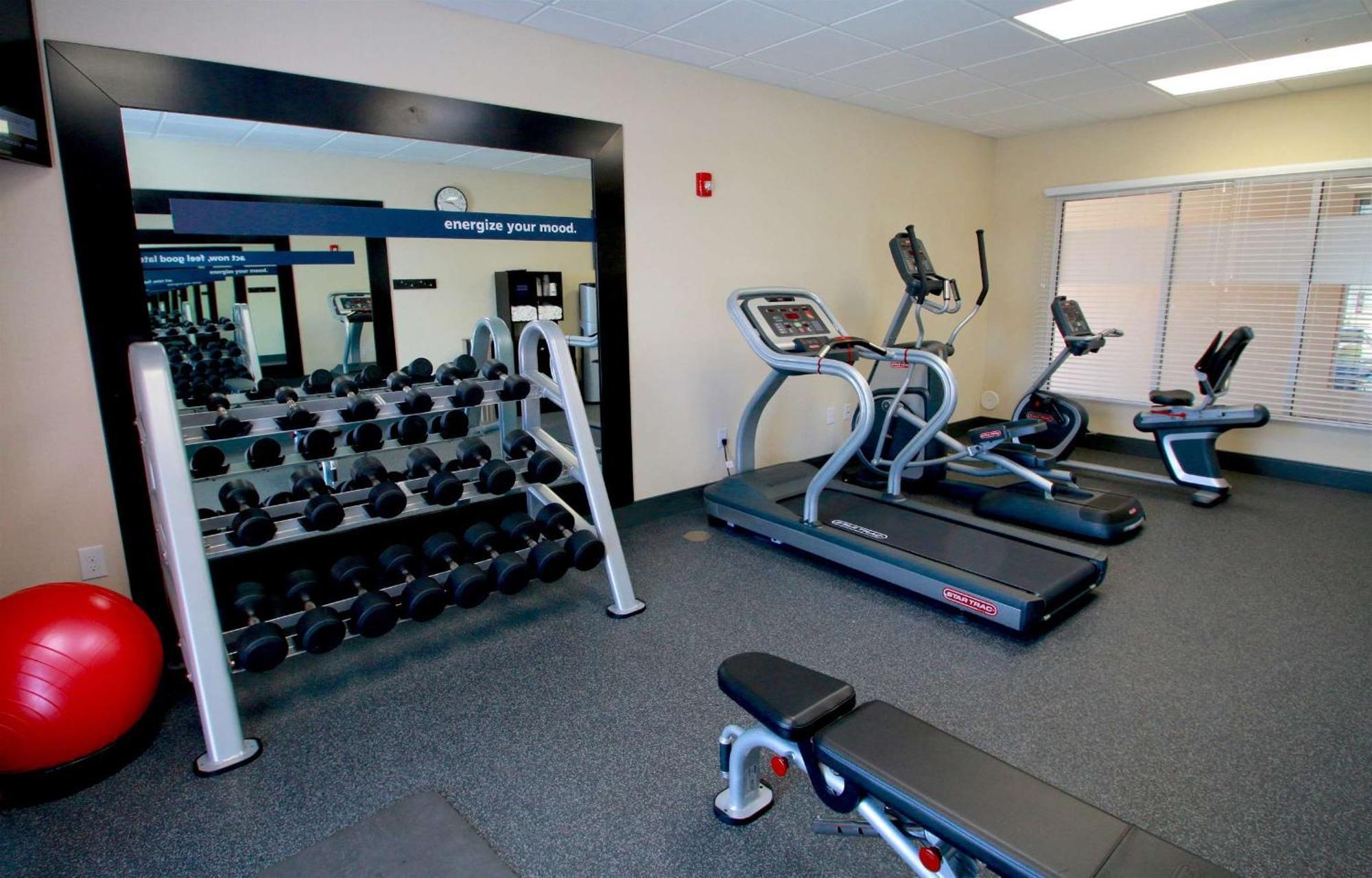 Hampton Inn- Suffolk Bagian luar foto