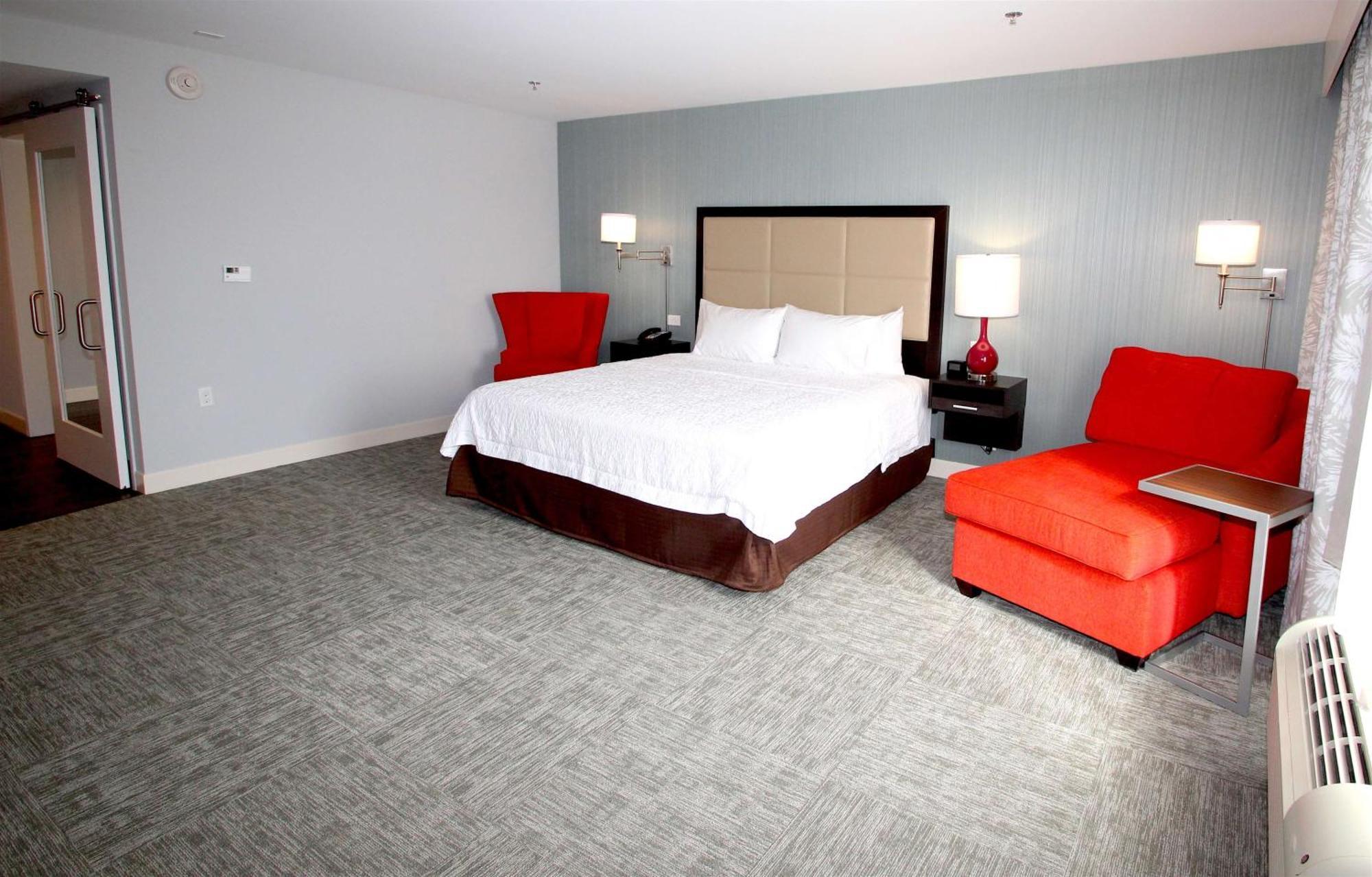 Hampton Inn- Suffolk Bagian luar foto