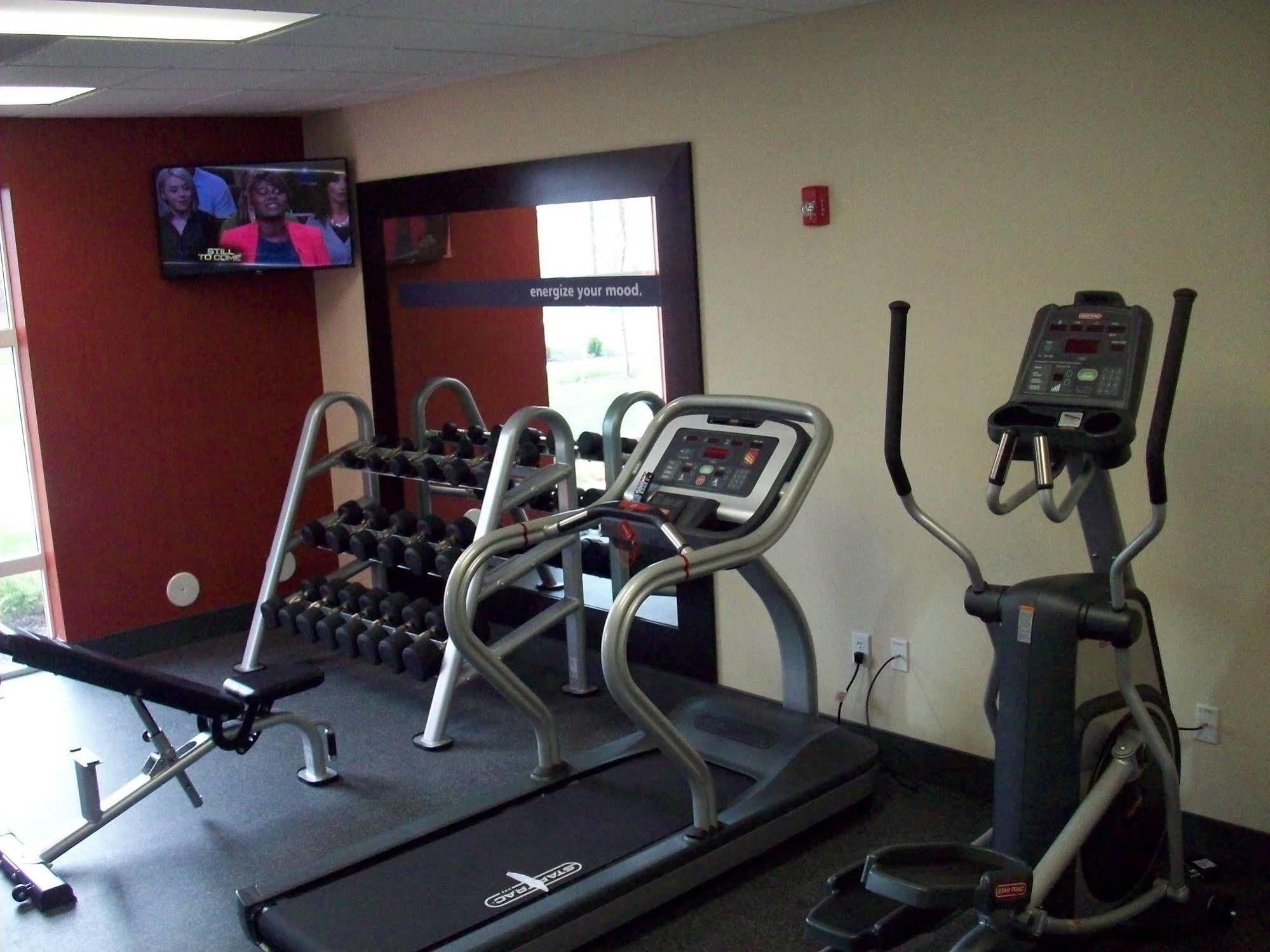 Hampton Inn- Suffolk Bagian luar foto
