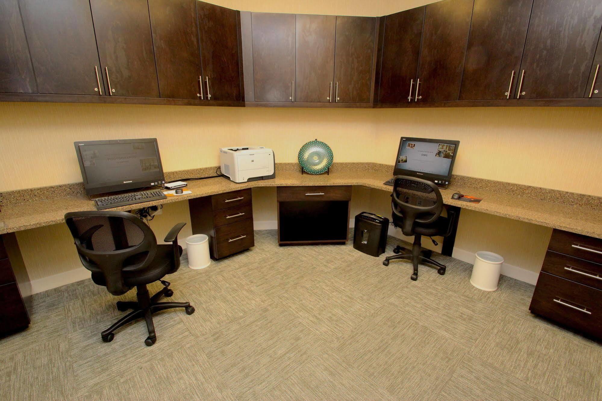 Hampton Inn- Suffolk Bagian luar foto