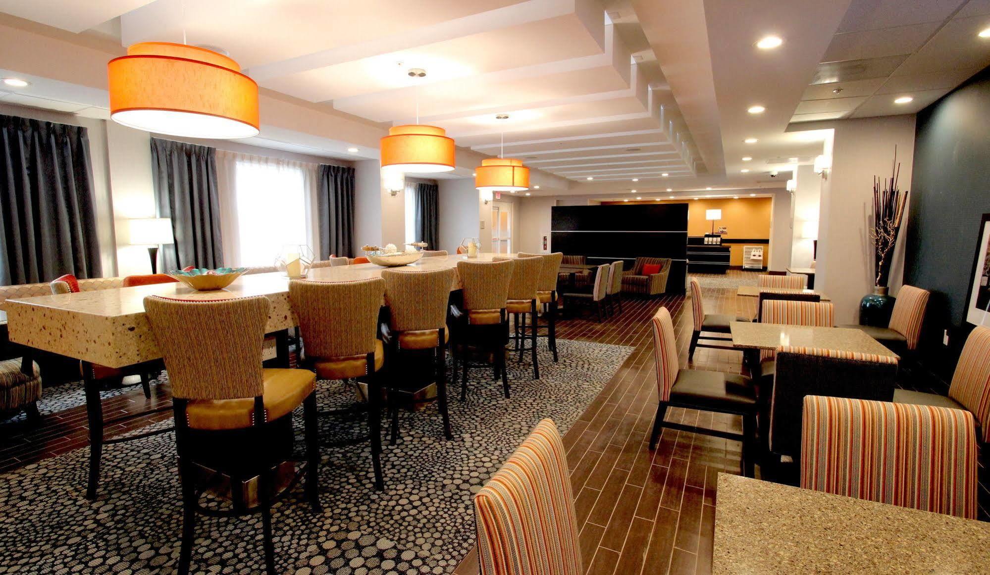 Hampton Inn- Suffolk Bagian luar foto